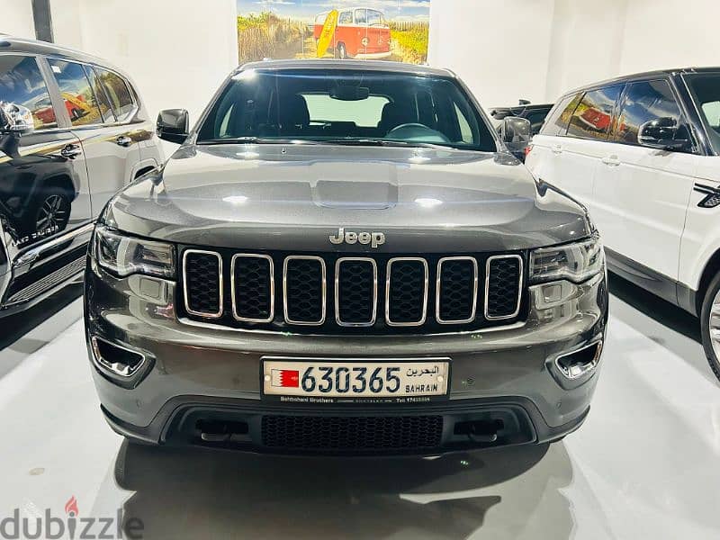 Jeep Grand Cherokee Laredo 2018 52000 km V6 3.6L Agent maintained 8