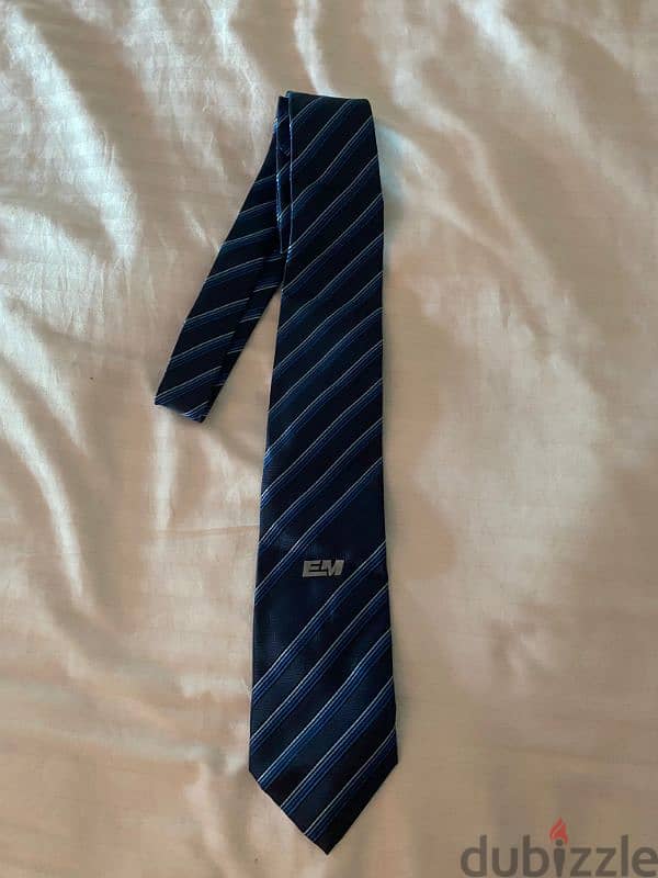 different tie good condition 1