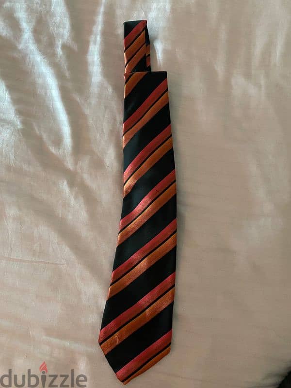 different tie good condition 3