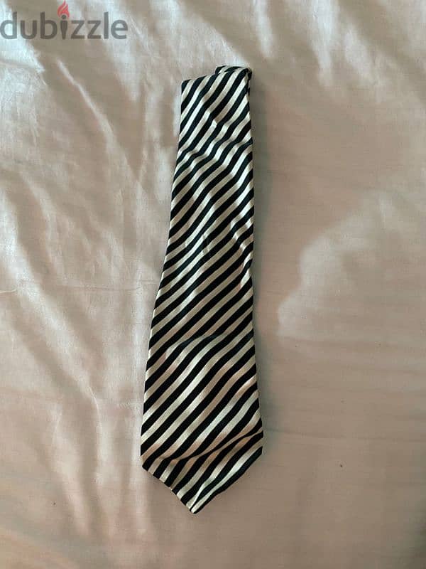 different tie good condition 5