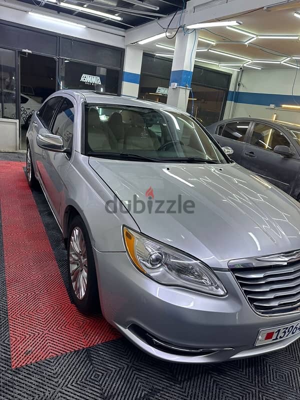 Chrysler 200/200C EV 2012 3