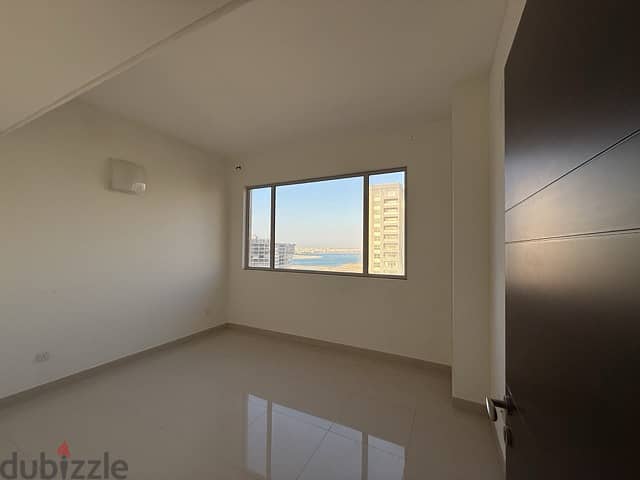 Stunning 2-Bedroom Apartment with Breathtaking Sea Views in Amwaj Isla 4