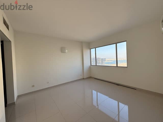 Stunning 2-Bedroom Apartment with Breathtaking Sea Views in Amwaj Isla 5