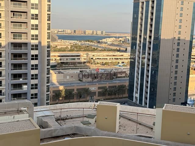 Stunning 2-Bedroom Apartment with Breathtaking Sea Views in Amwaj Isla 10