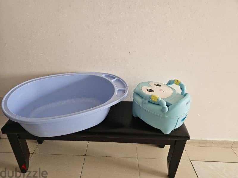 bathtub +potty trainer both 5bd 0