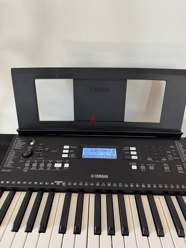 piano Yamaha psr-e373 2