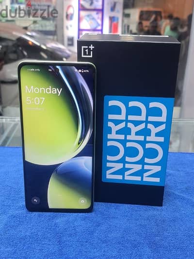 oneplus ce3 lite 5G 256 GB internal memory 8 + 4 GB RAM like new