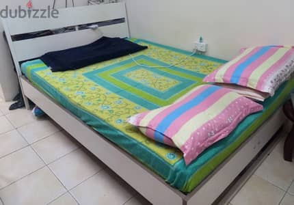 Queen size bed with mattress