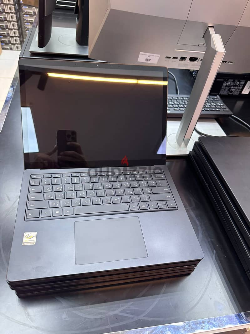 Surface Book 3 Core i7-10th Gen 16GB Ram 256SSD 3