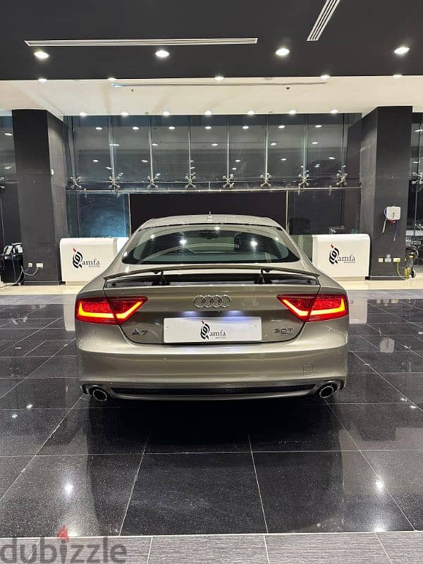 Audi A7 Model  2012 5