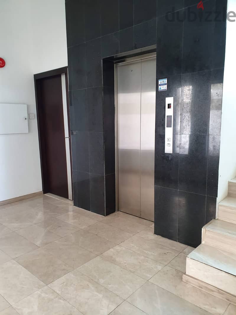 Very Spacious 3 Bdrm Flat in Janabiyah 5