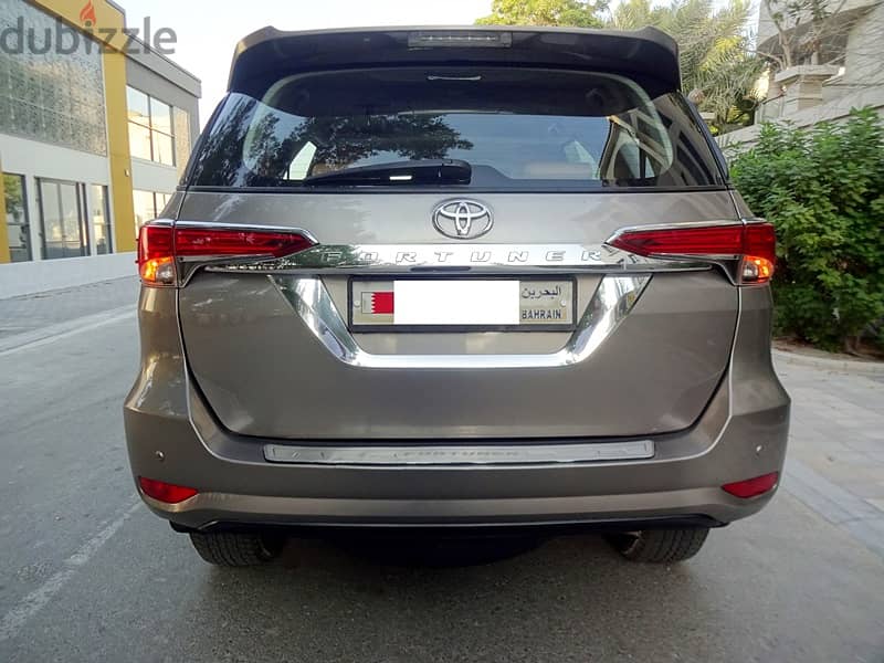 Toyota Fortuner 2019 2.7 L V4 WD Brown 7 Seat Zero Accident Agent Main 2