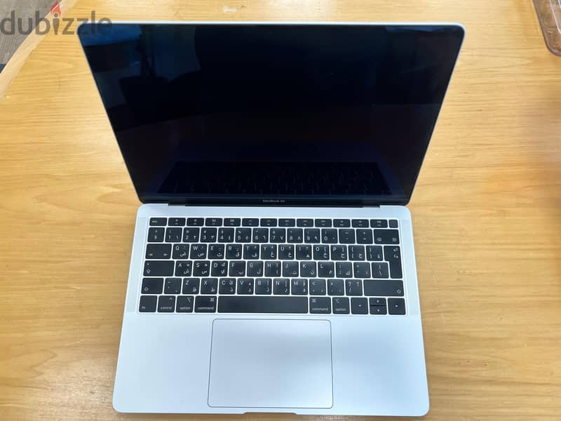 MacBook Air (Retina, 13-inch, 2019) 1