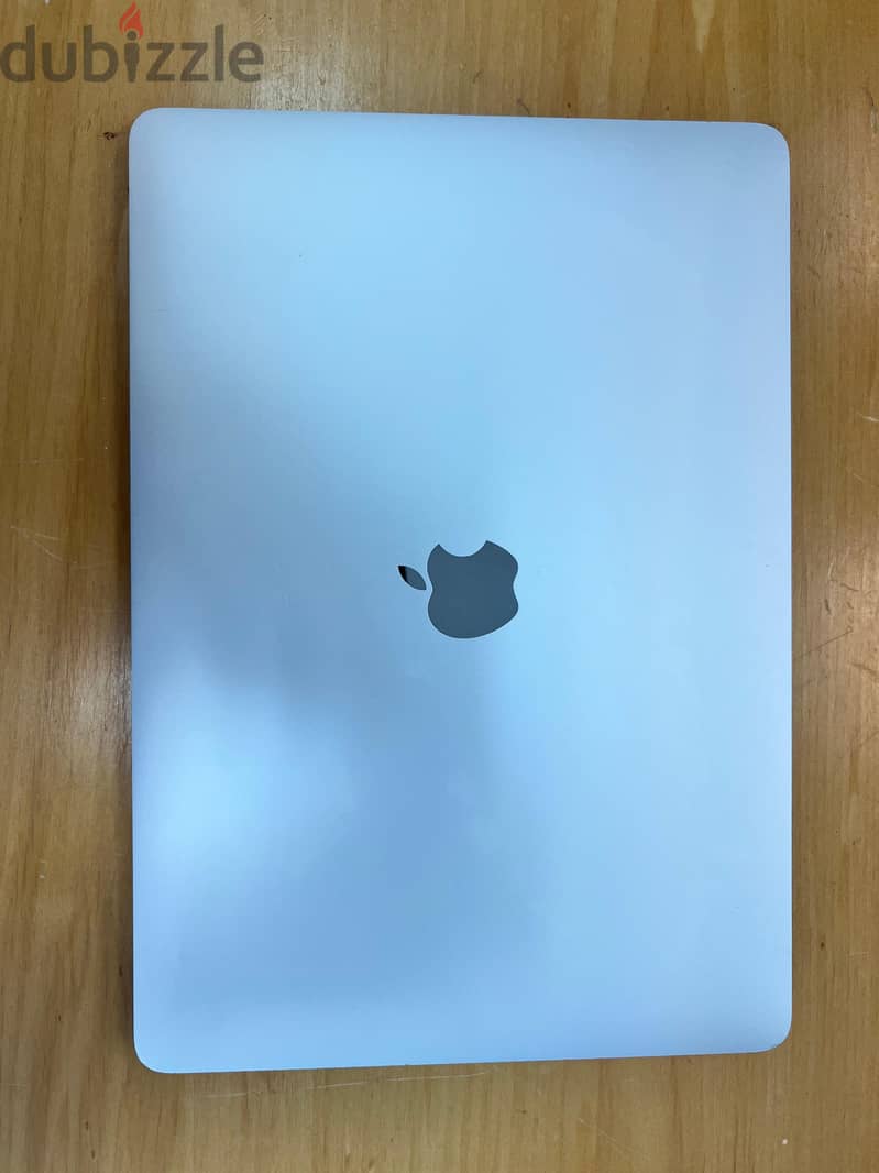 MacBook Air (Retina, 13-inch, 2019) 2