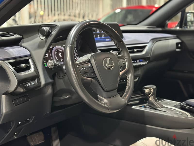 Lexus UX 2021 200 H 7