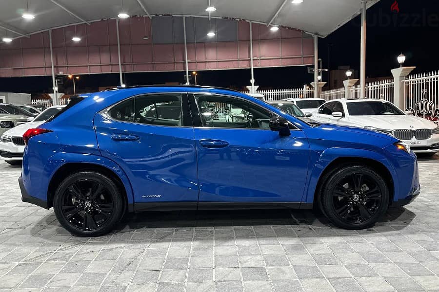 Lexus UX 2021 200 H 11