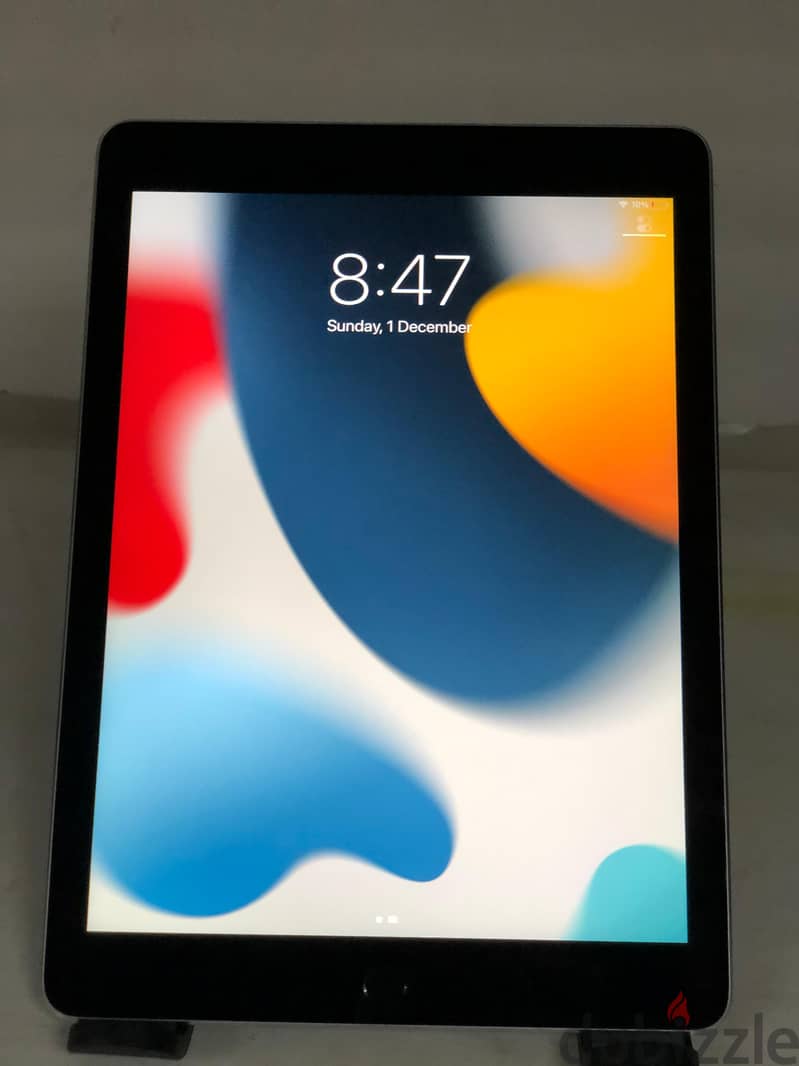 Apple iPad Air2 64 GB Storage Metallic Gray 9.7" IPS Display 47.00-BD 1