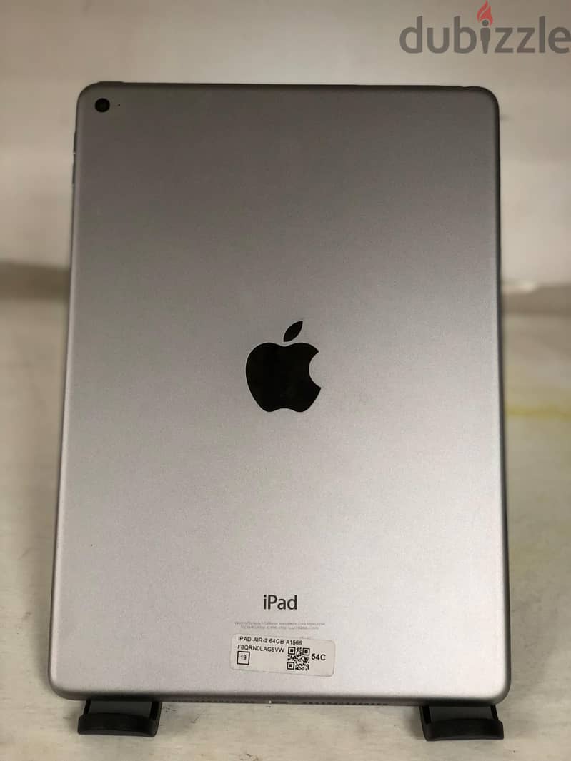 Apple iPad Air2 64 GB Storage Metallic Gray 9.7" IPS Display 47.00-BD 3