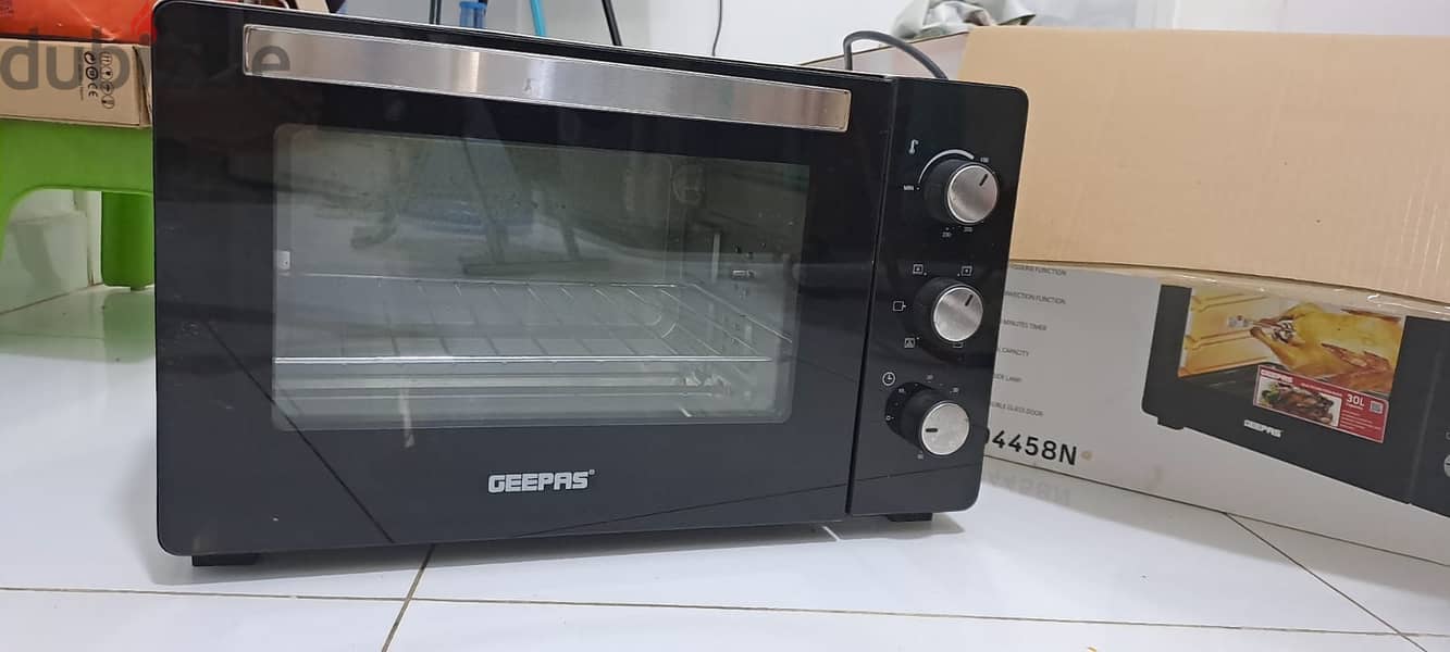 Geepas Oven & Sandwitch Maker & Weighing Scale & Cupboard 0