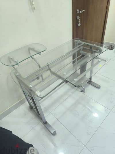 reading table