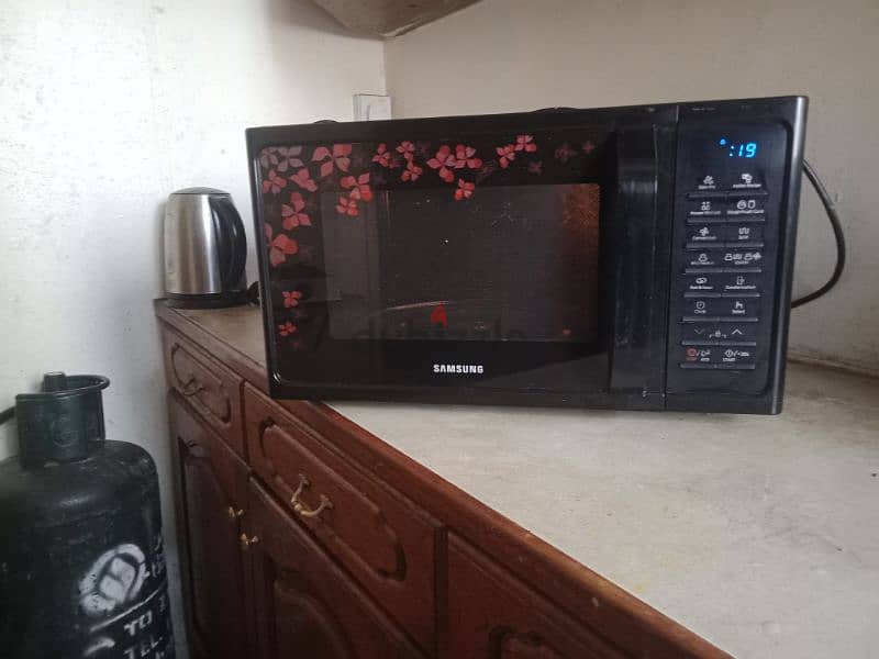 SAMSUNG  40 LTR MICROWAVE OVEN 0