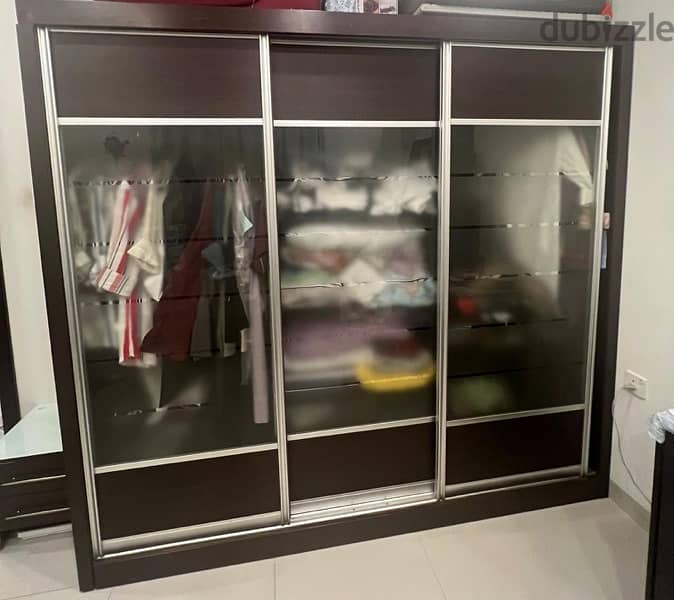 Bedroom set for urgent sale 1