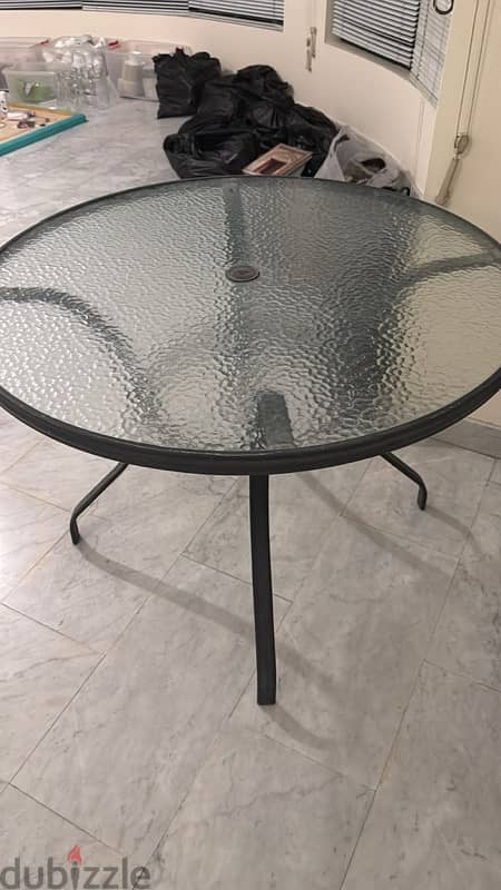 Outdoor / Indoor glass round table 1