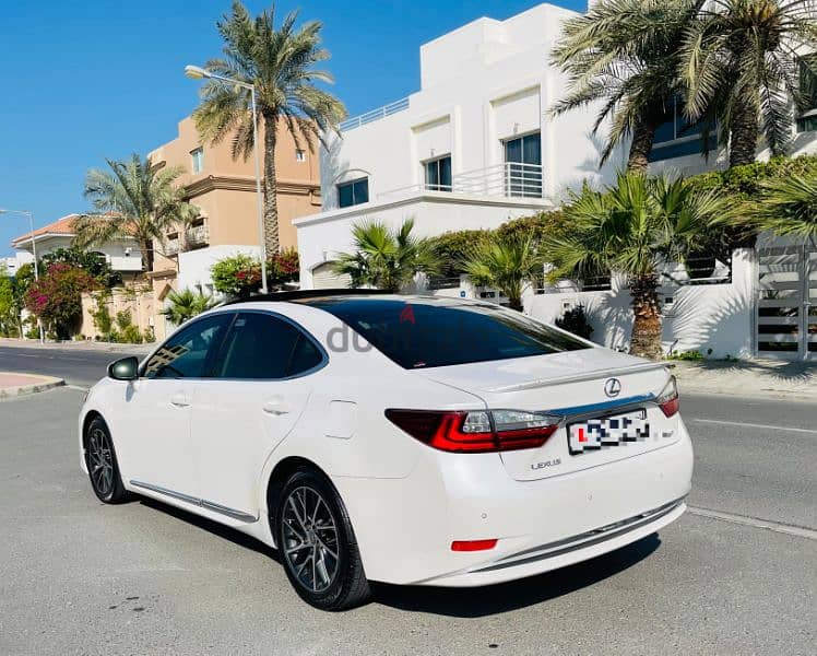 Lexus ES 350 2016 8