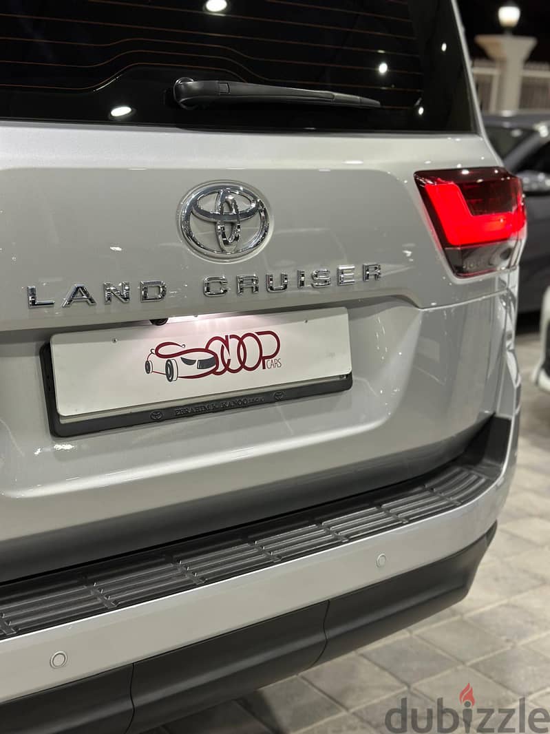 Toyota Land Cruiser 2022 diesel 12