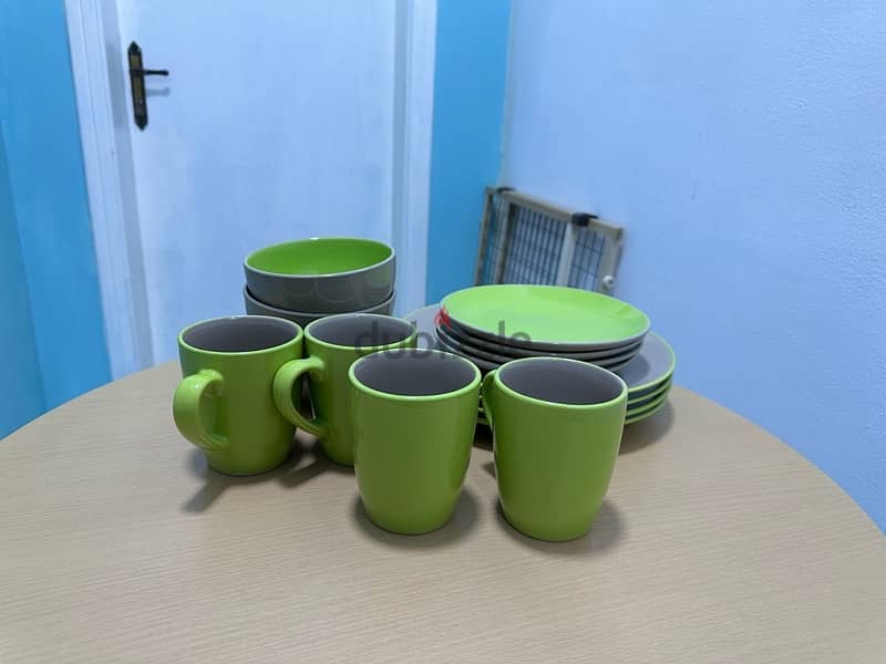 assorted kitchenware 12