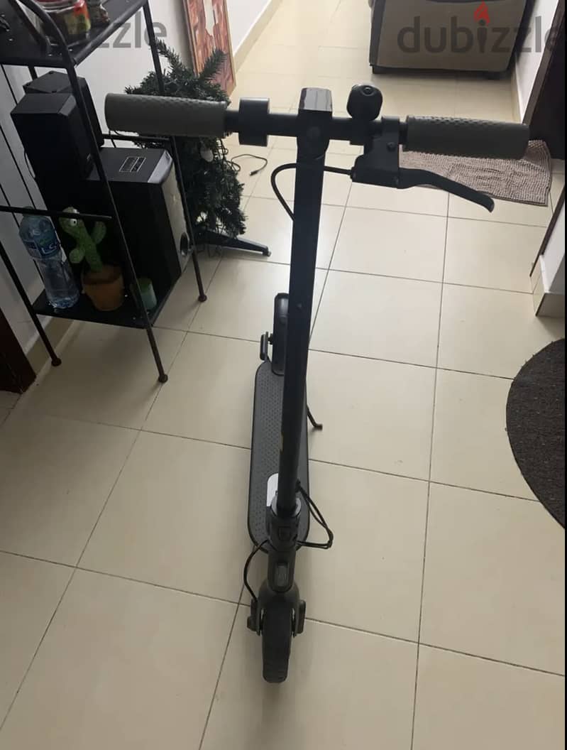 XIAOMI SCOOTER ESSENTIAL 3