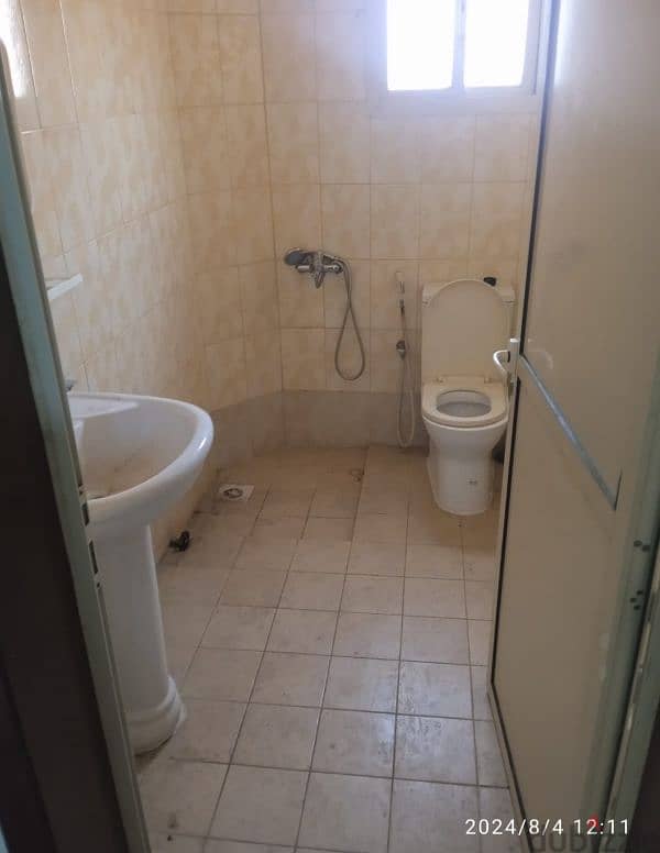 flat for rent 3 bedroom 3 toilets 5