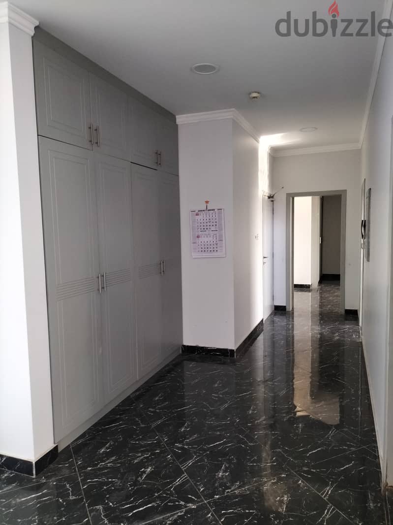 For rent in tubli near the walkway 2bhk 220bd 8