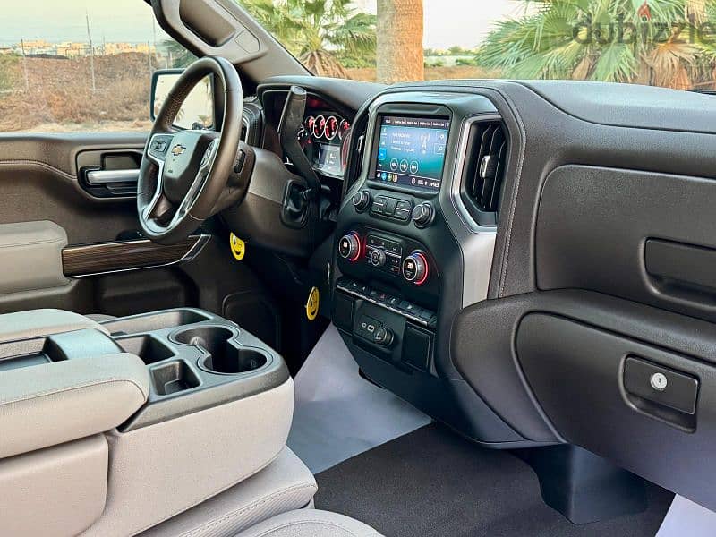 Chevrolet Silverado 2021 13