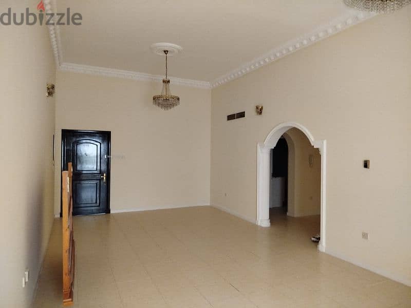 Modern 3 BR flat in Juffair,semi furnished 0