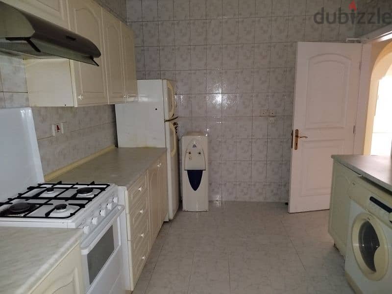 Modern 3 BR flat in Juffair,semi furnished 7