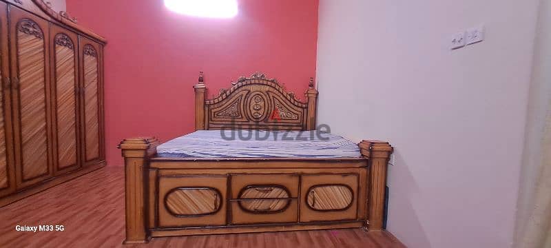 King size bed set with 6 door cupboard and dressing table used 0