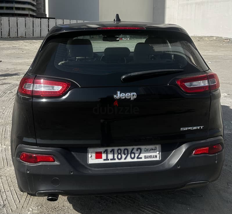 Jeep Cherokee Sport 2016 (Contact only whatsapp - check description) 4