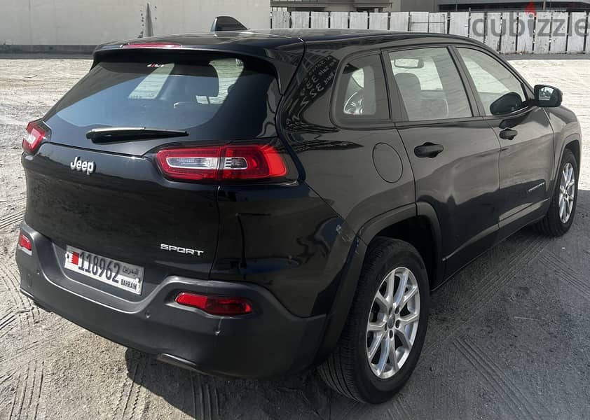 Jeep Cherokee Sport 2016 (Contact only whatsapp - check description) 5