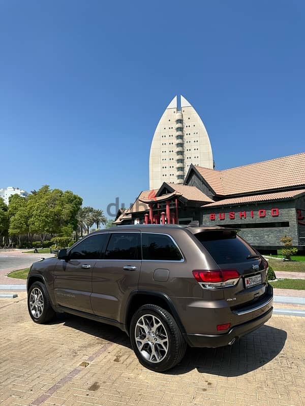 Jeep Grand Cherokee LimitedV6 under warranty 2