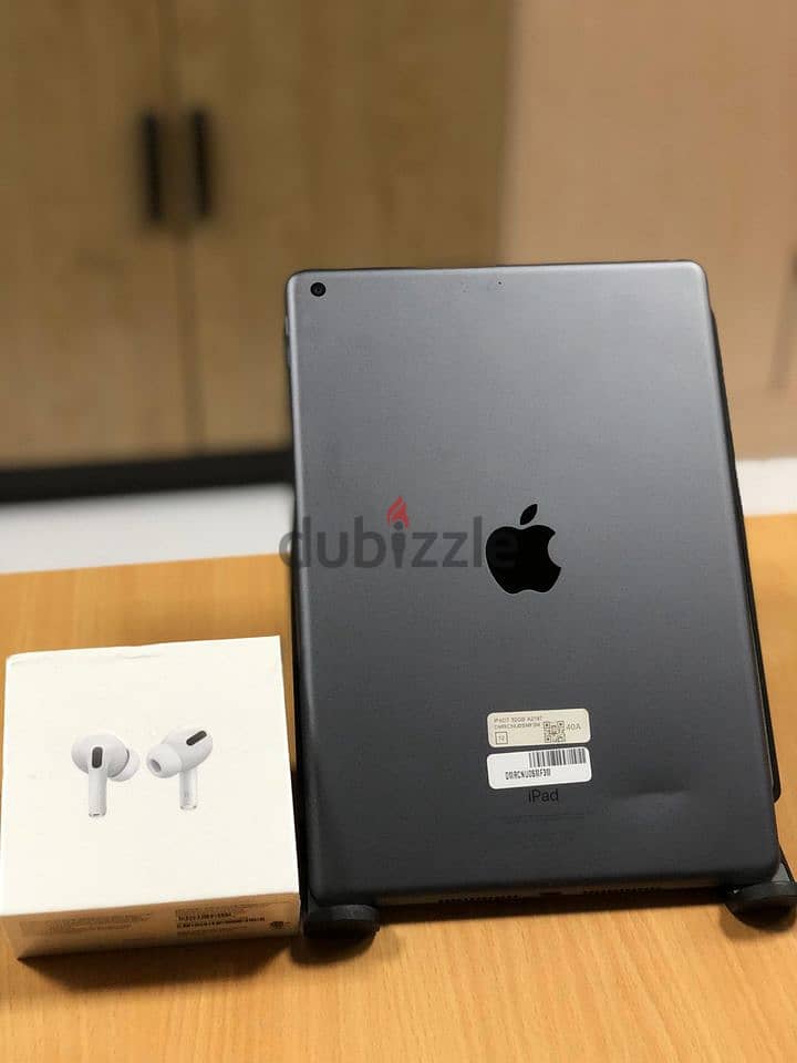 Apple ipad 7 Silver 32 GB Good Condition Cell : 39548774 3