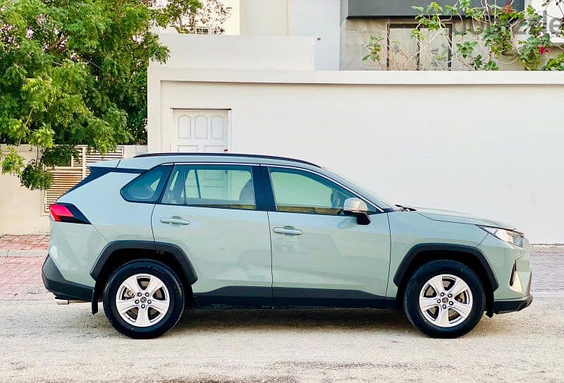 2019, TOYOTA RAV4, SINGLE OWNER, 51K KM. 5