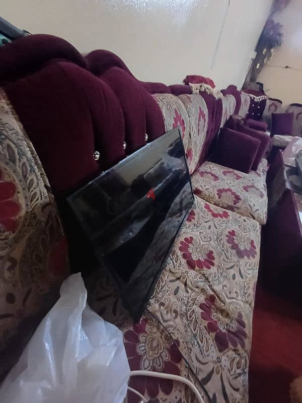 broken TV FOR SALE 1