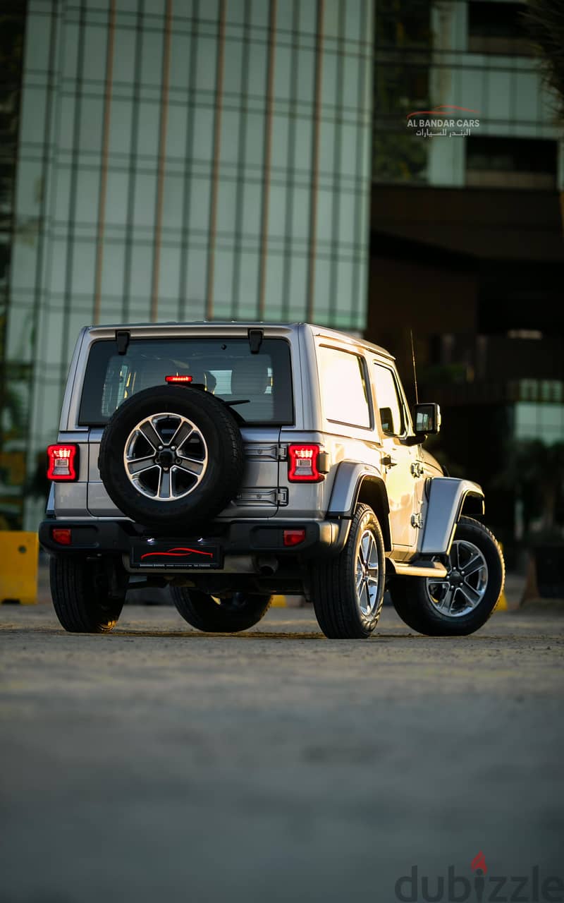 Jeep Wrangler 2021 SILVER EXCELLENT CONDITION 9