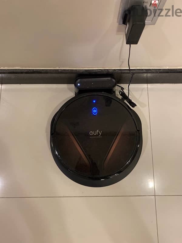 robo vaccum cleaner eufly with warranty 0