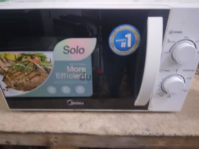 MEDIA MICROWAVE 20LITRE. ALMOST NEW 5