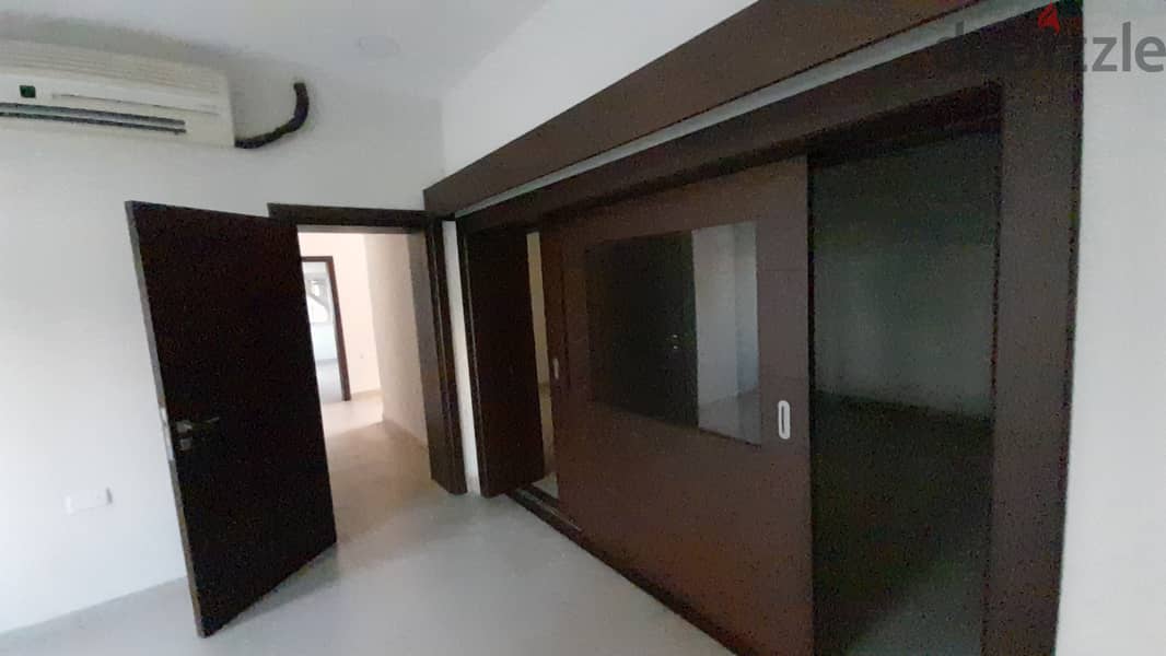 Office for rent (Umm Al Hassam) 7