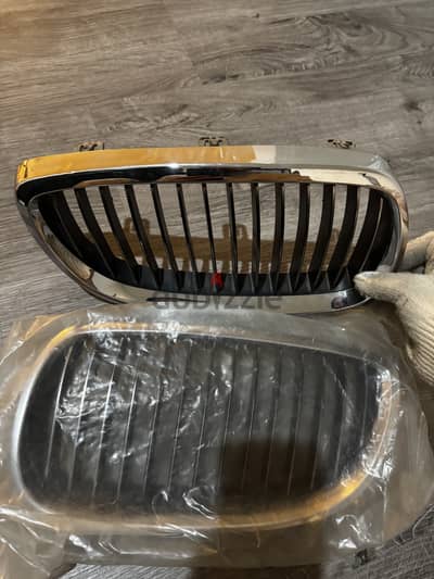 Bmw e90x front grills original from bahrain agency