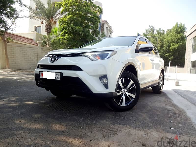 Toyota Rav4 2.5 L 2018 White Single User Well Maintained Urgent Sale 12