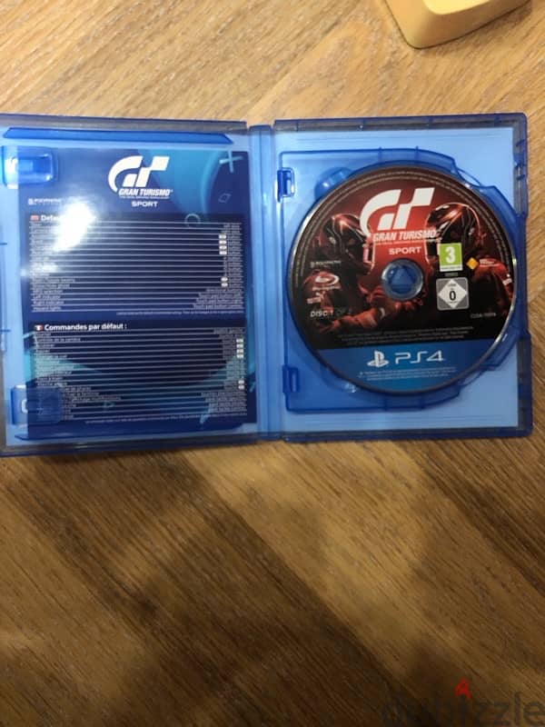 PlayStation 4 with 2 games for sale 7